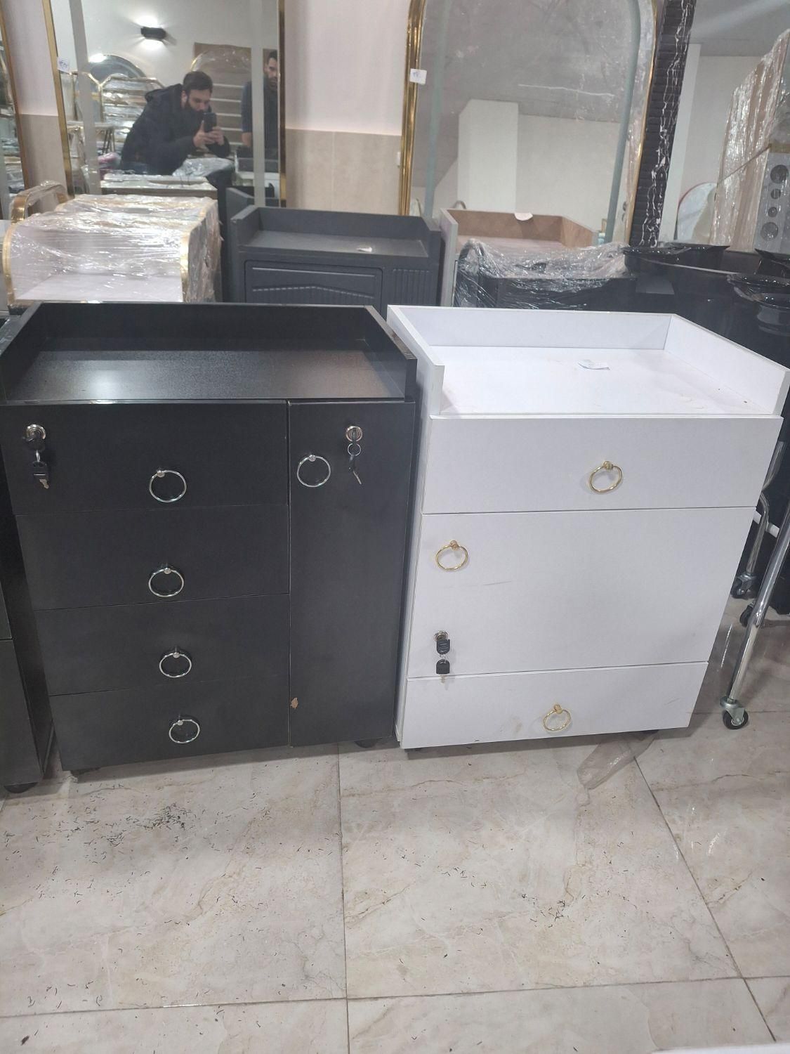 ترولی چوبی|آرایشگاه و سالنهای زیبایی|رشت, امین الضرب|دیوار