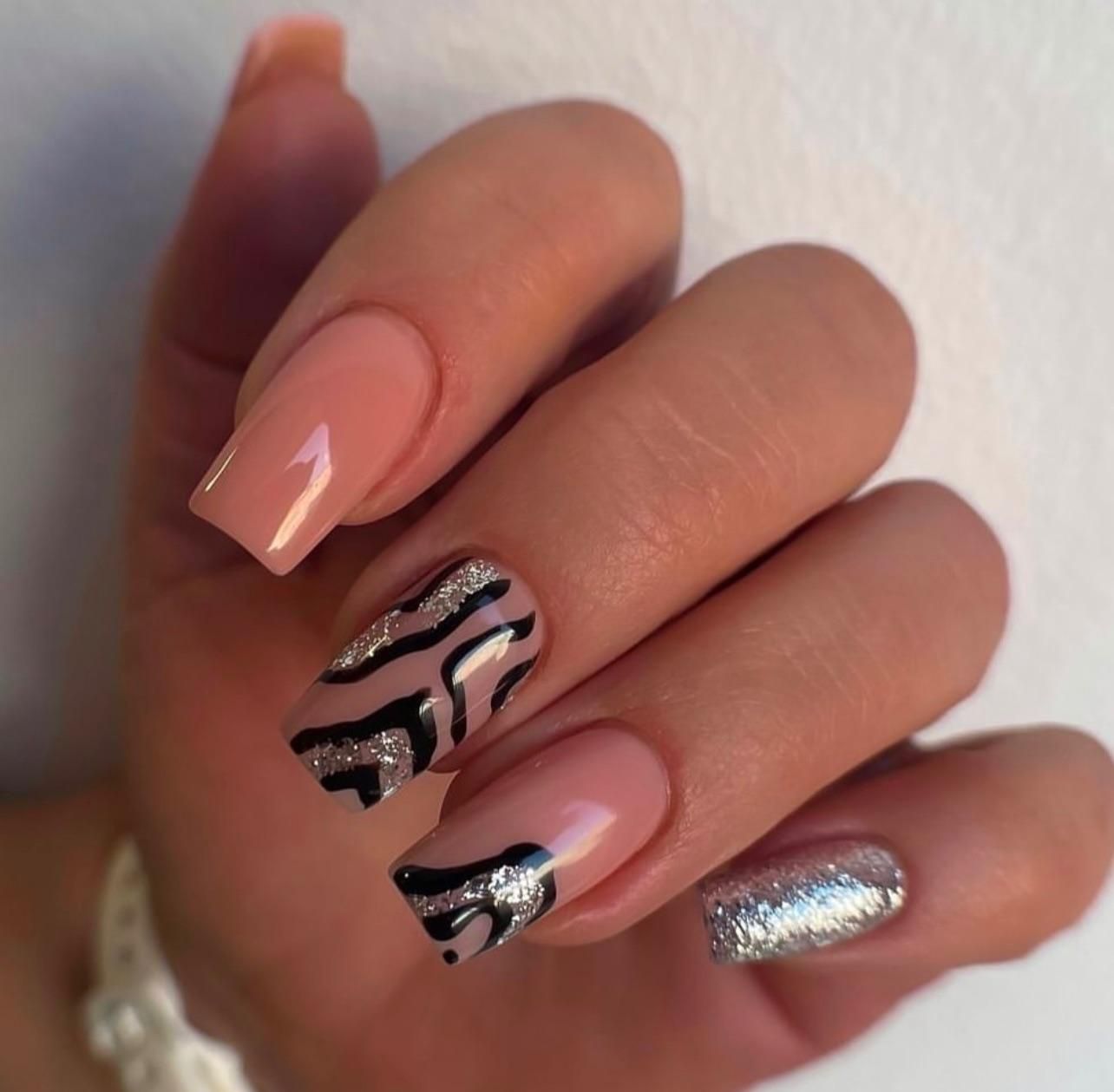 مرکز خدمات کاشت ناخن|خدمات آرایشگری و زیبایی|فردیس, فردیس|دیوار