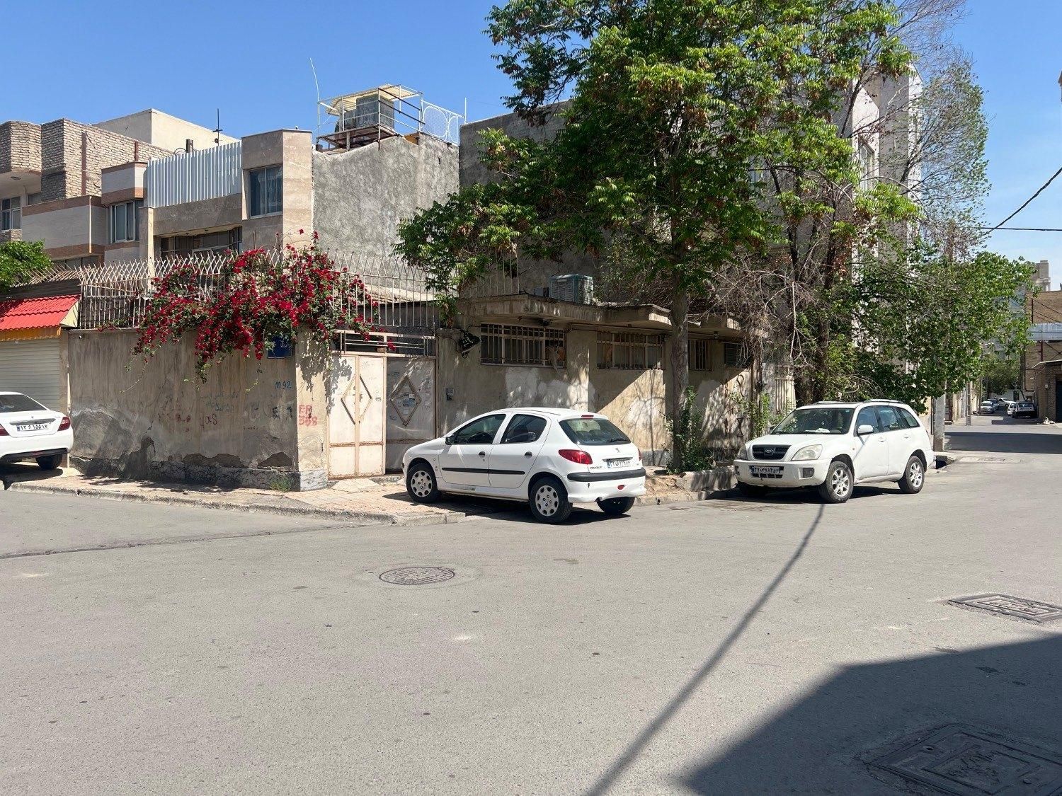 یک طبقه ۱۰۰متری سر دونبش/ صدر۱۶ (باباقدرت)|فروش خانه و ویلا|مشهد, هفده شهریور|دیوار