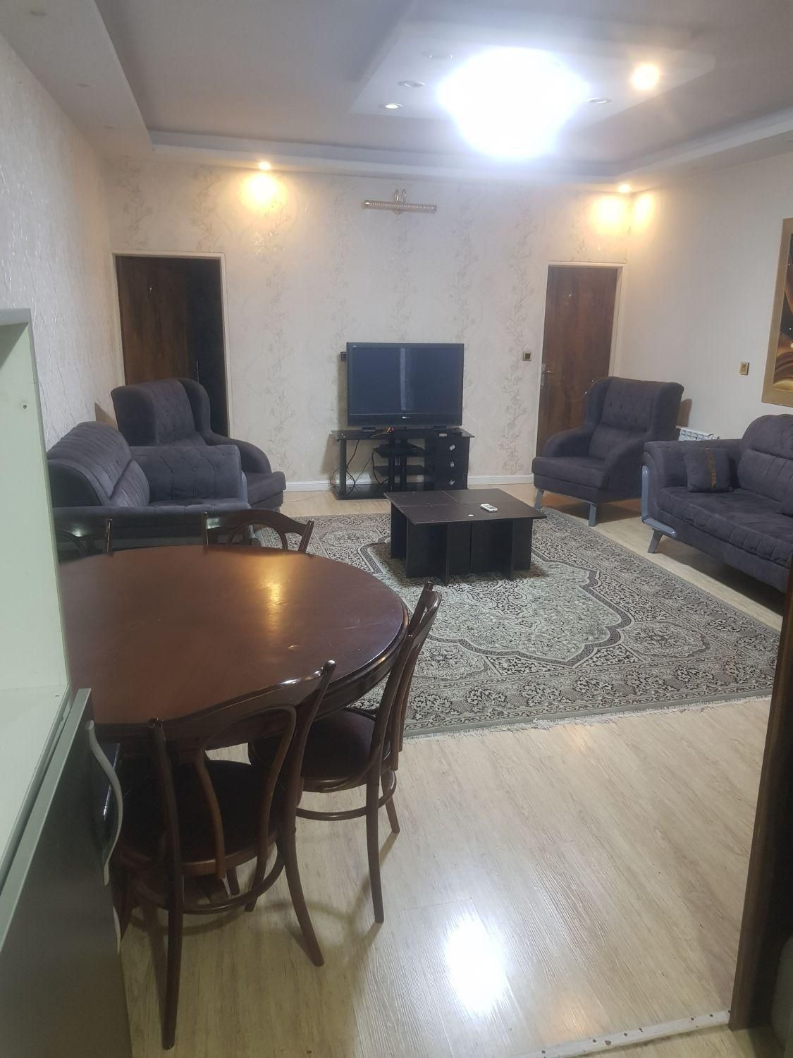 واحد ۸۰ متری با اسپیلت |اجارهٔ کوتاه‌مدت آپارتمان و سوئیت|تهران, تهرانپارس غربی|دیوار