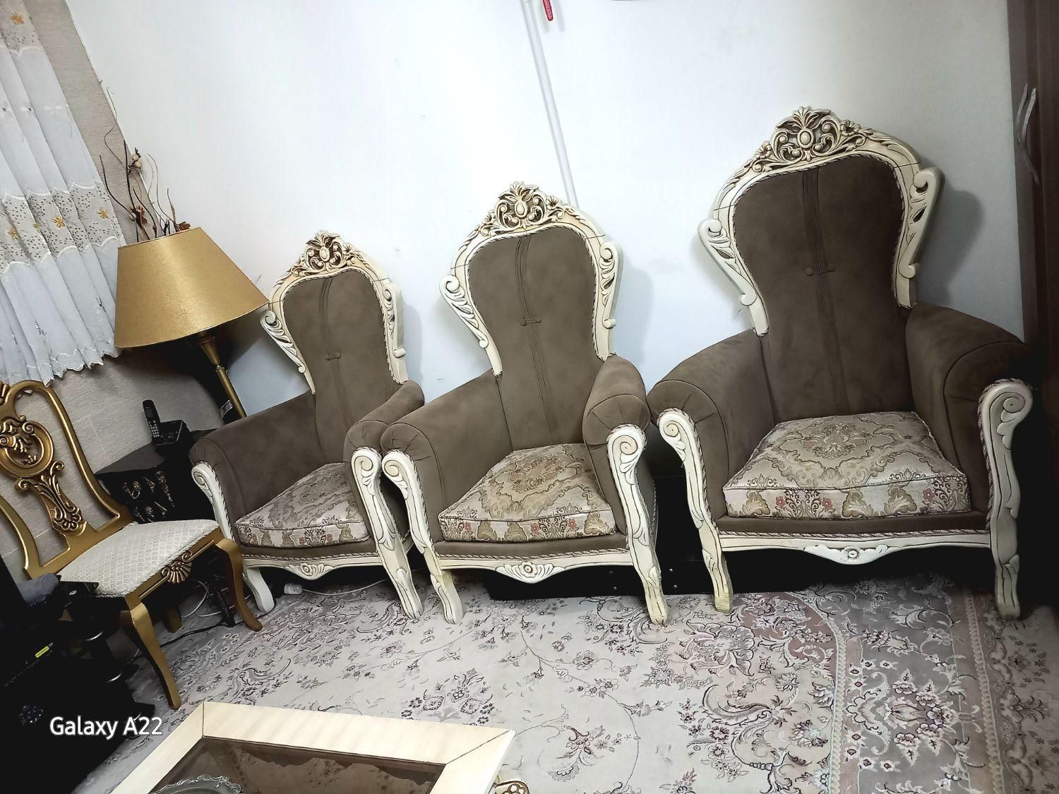 مبلمان ۹ نفره|مبلمان خانگی و میز عسلی|اصفهان, رکن الدوله شرقی|دیوار