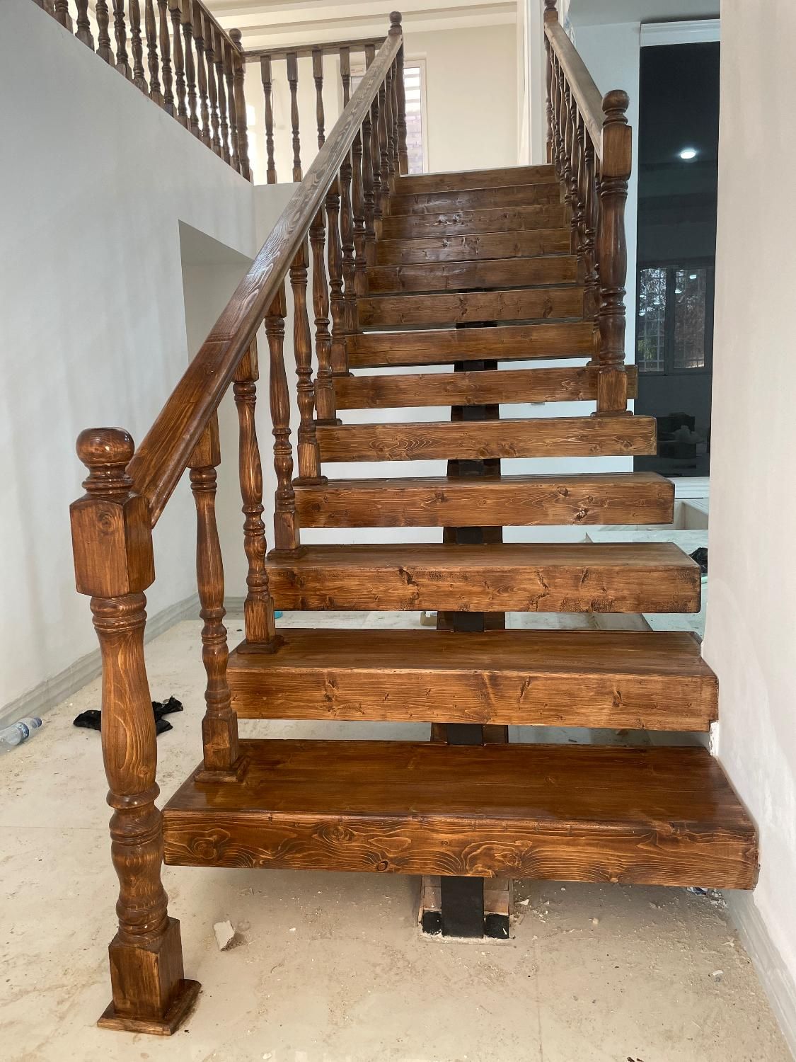 پله ،کف پله و نرده چوبی ، ترموود ، نجاری|خدمات پیشه و مهارت|بندرعباس, |دیوار