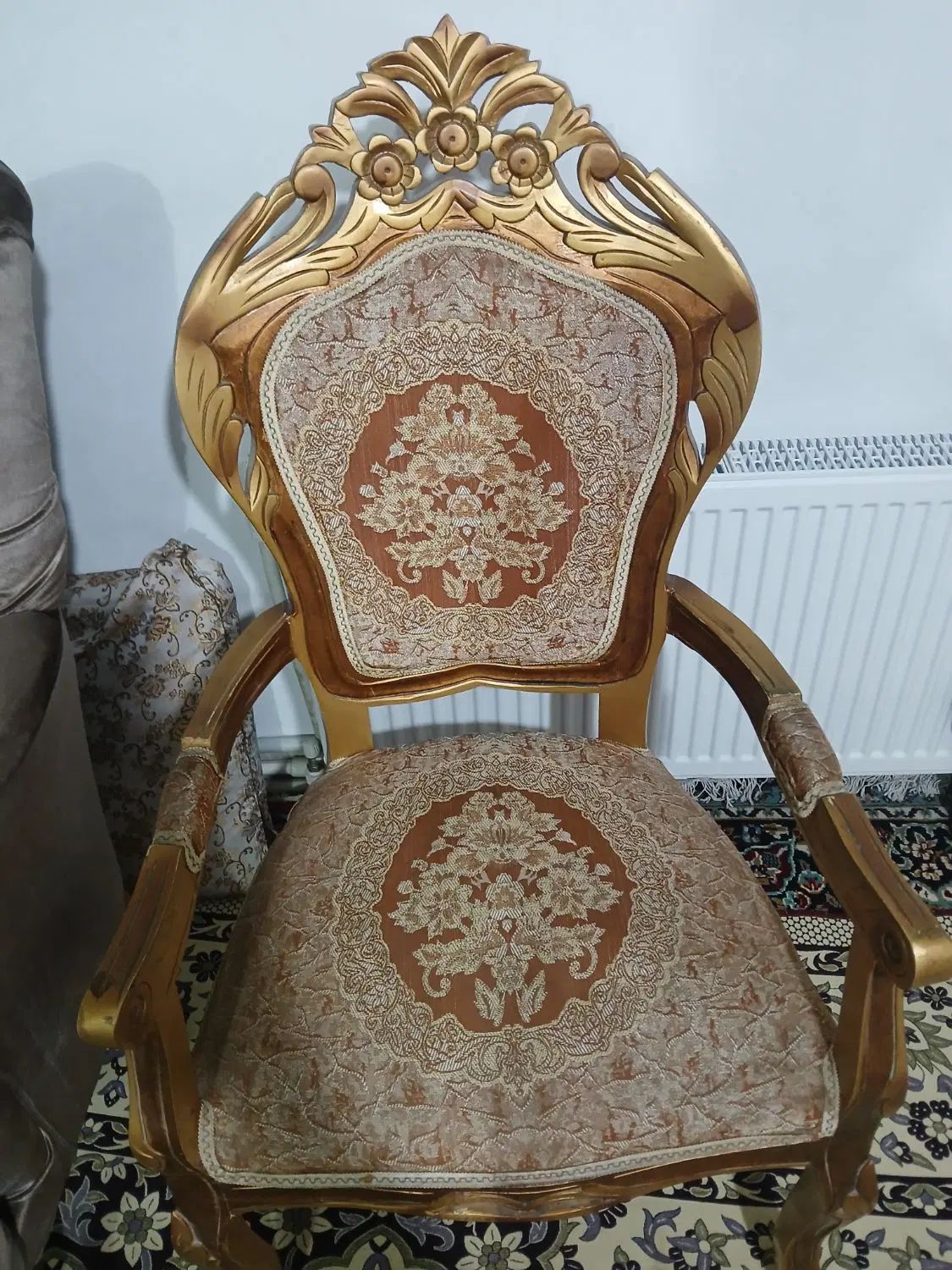مبلمان ۹نفره کارکرده ولی تمیزه چوب کردو محکم|مبلمان خانگی و میز عسلی|اسلام‌شهر, شهرک انبیا|دیوار