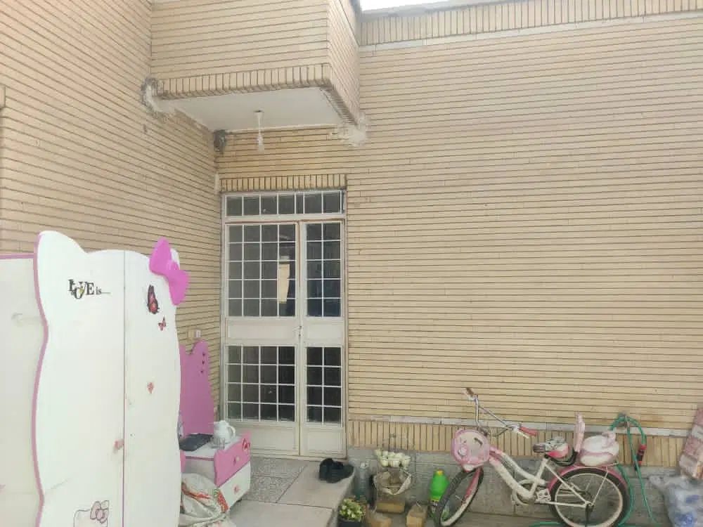 ویلایی دربست باپارکینگ و حیات بزرگ|اجارهٔ خانه و ویلا|اصفهان, بهارستان|دیوار