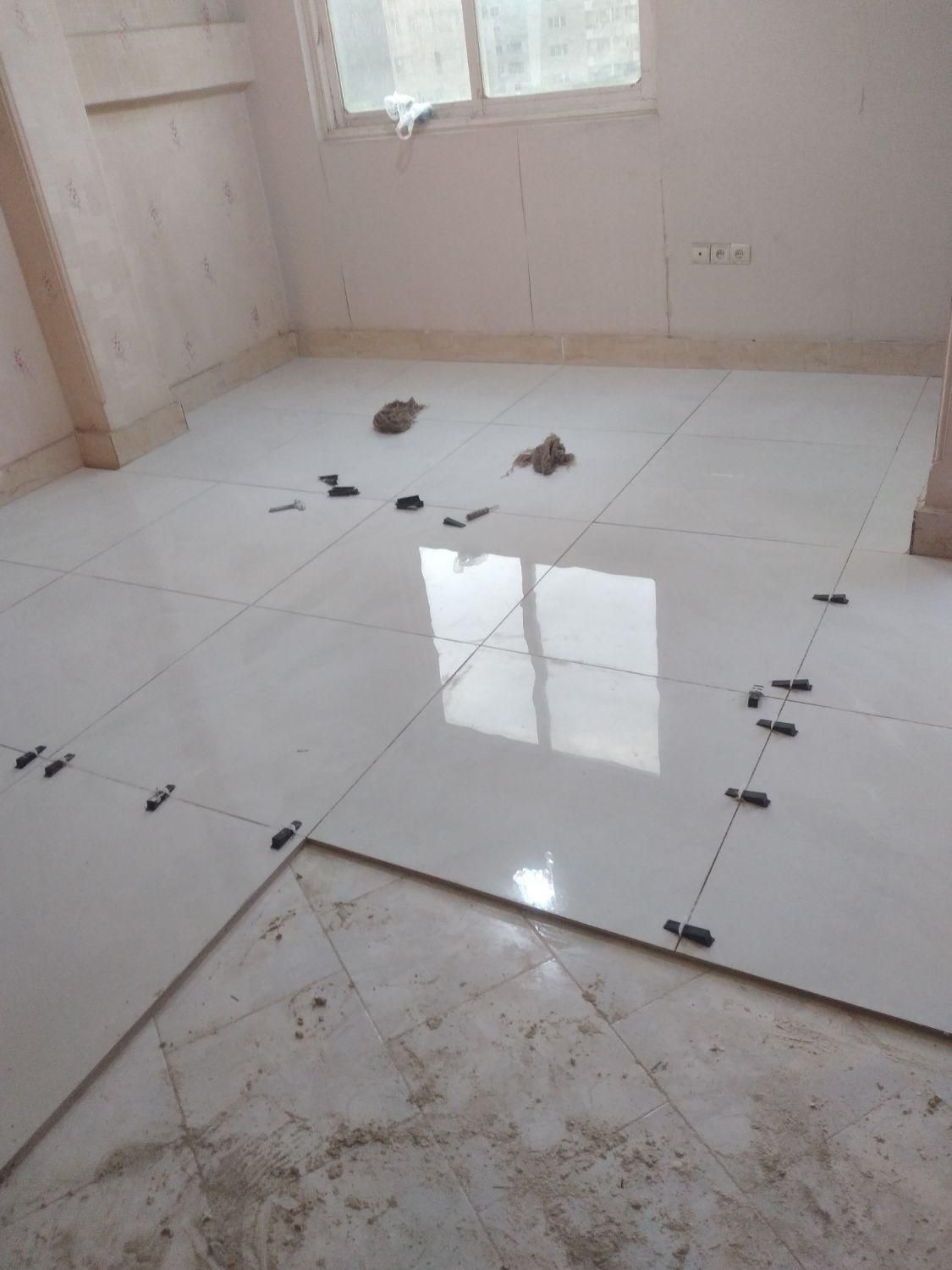 کاشی کاری وسرامیک کاری چسبی ودوغابی وتخریب|خدمات پیشه و مهارت|بندرعباس, |دیوار