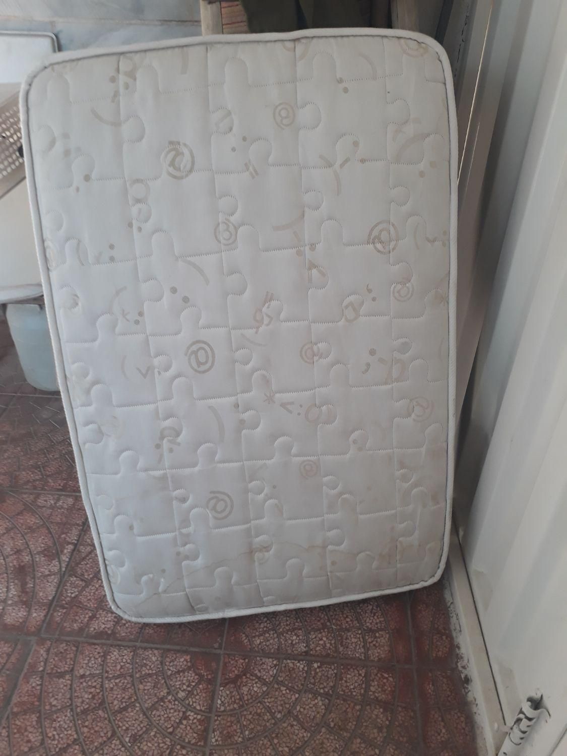 تشک نوزاد ونوجوان در حد نو طول ۱۱۰عرض ۷۵|تخت و سرویس خواب|قزوین, |دیوار