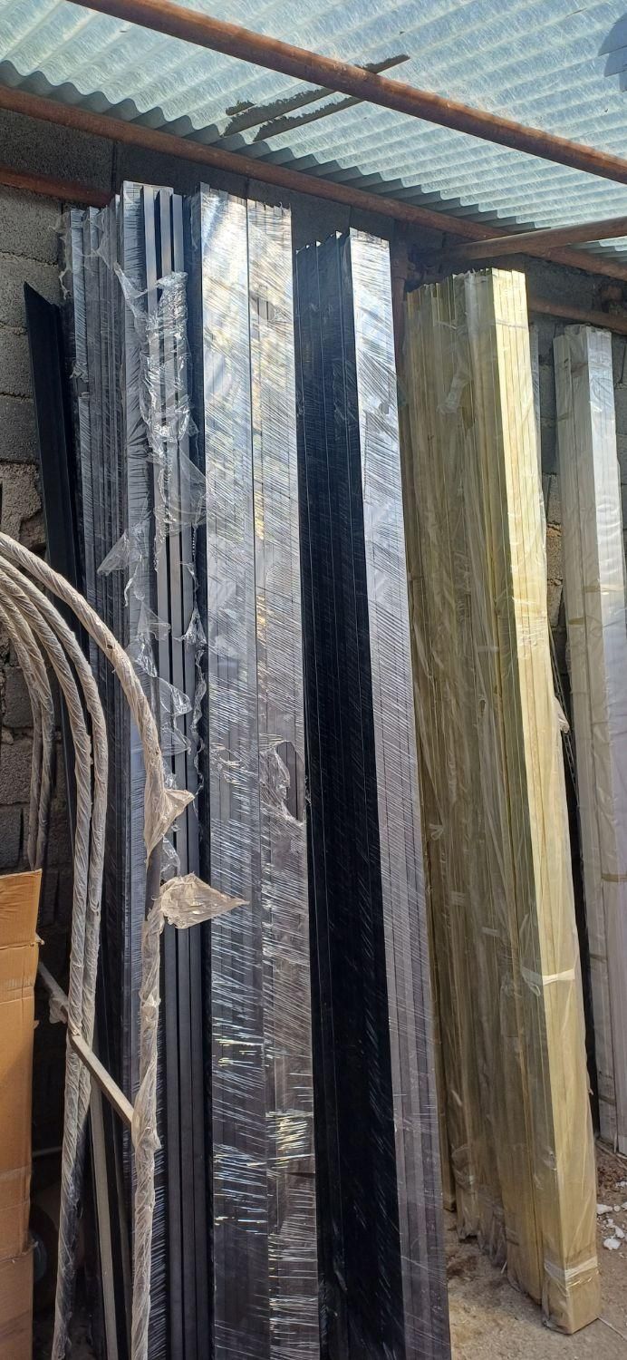 پروفیل 3متری مشکی طلایی پروفیل سفید نقره ای|فروشگاه و مغازه|مشکین‌دشت, |دیوار