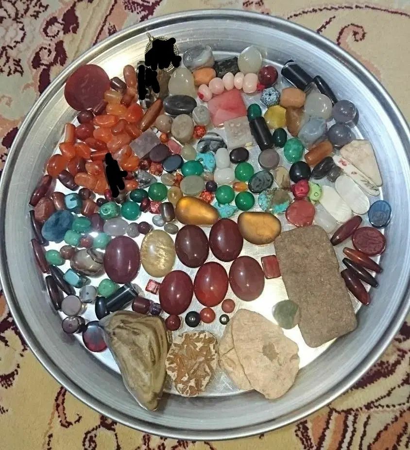 حراج 180 عدد انواع سنگ/نگین/ مهره های قدیمی و کهنه|جواهرات|تهران, بهارستان|دیوار