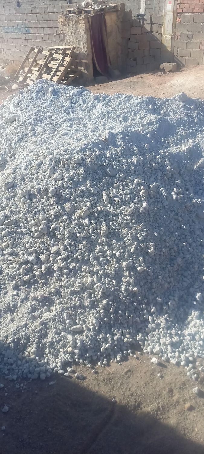 انواع شن وماسه وآجر .شسته،نخودی بادامی،شن بادی بنز|خدمات حمل و نقل|کرمان, |دیوار