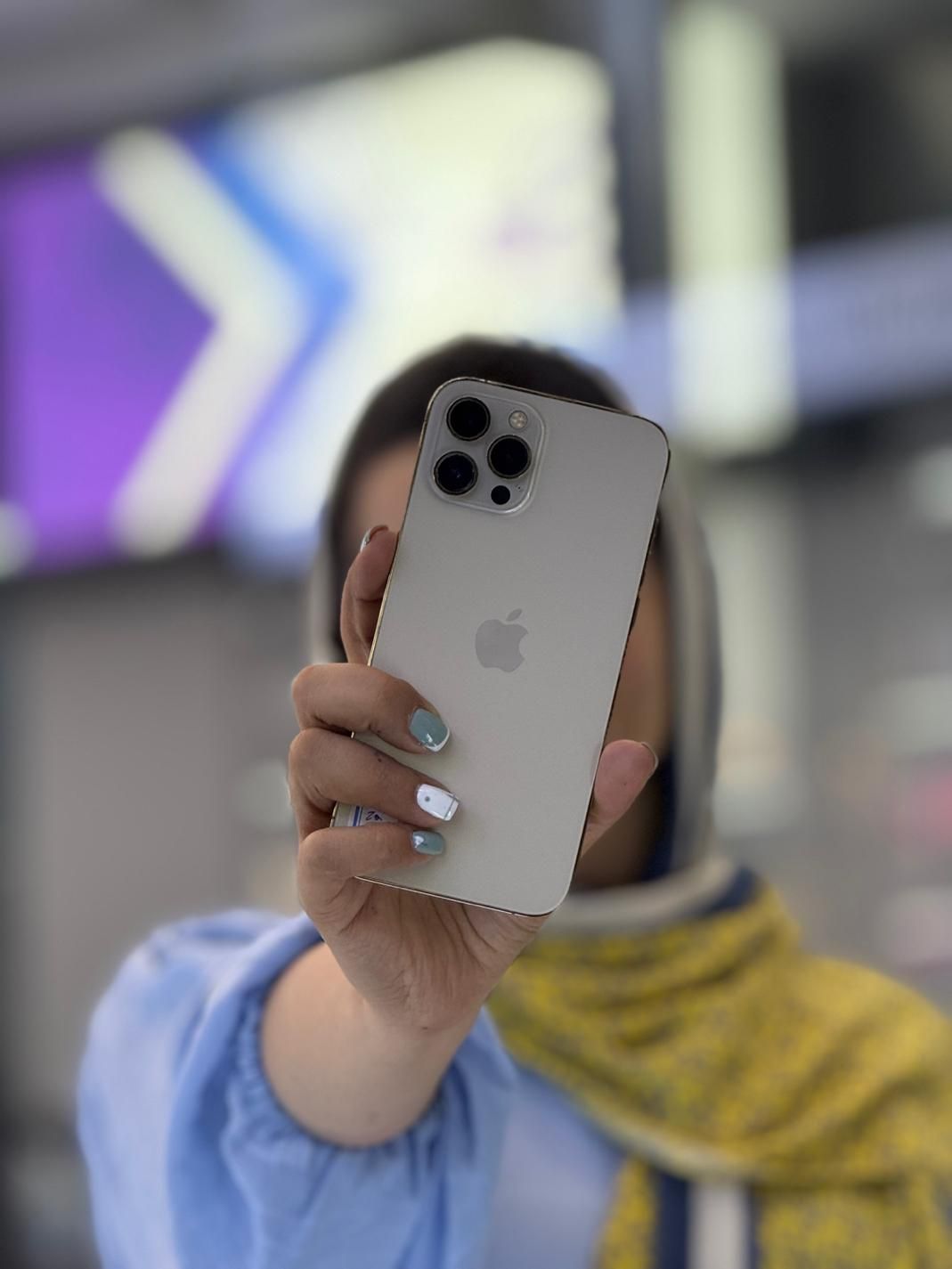 گوشی در حد نو با شرایطی در حد رویا|موبایل|اصفهان, احمدآباد|دیوار