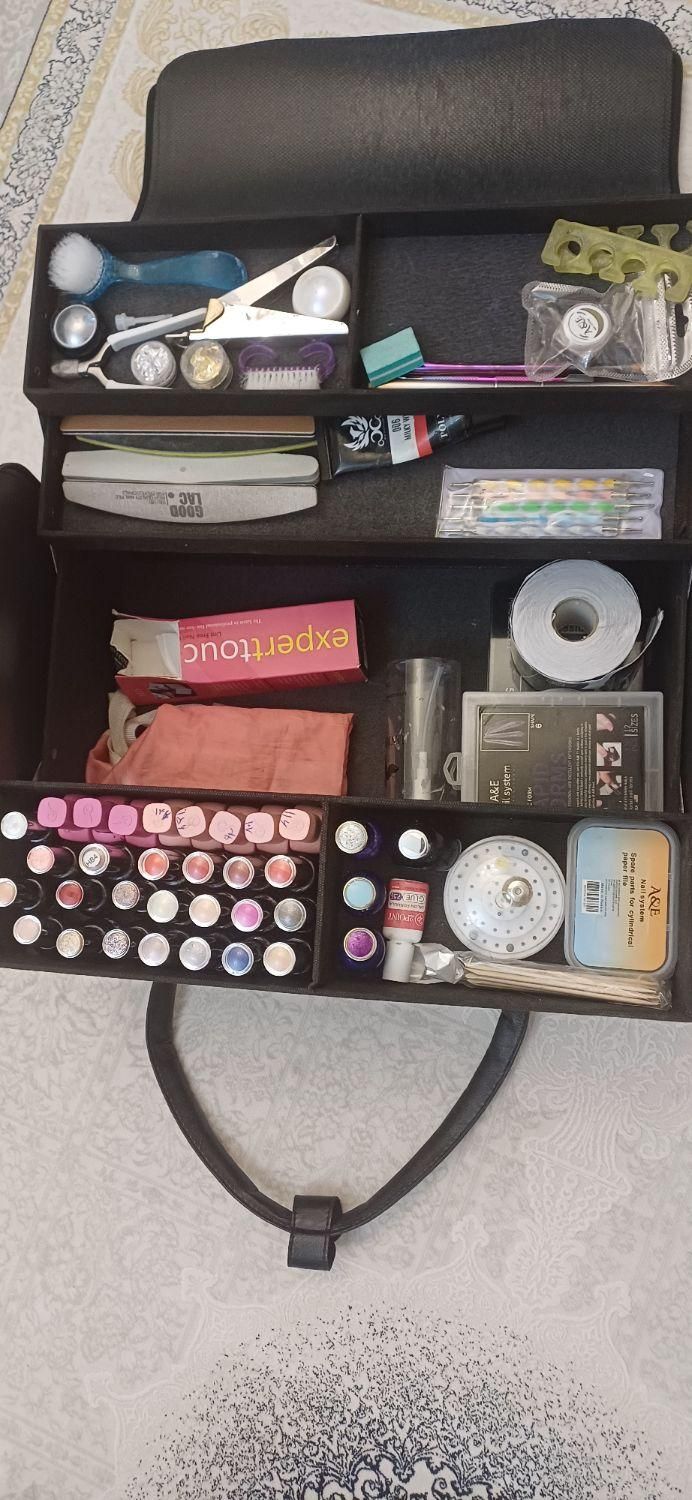 لوازم کاشت ناخن|آرایشگاه و سالن‌های زیبایی|مراغه, |دیوار