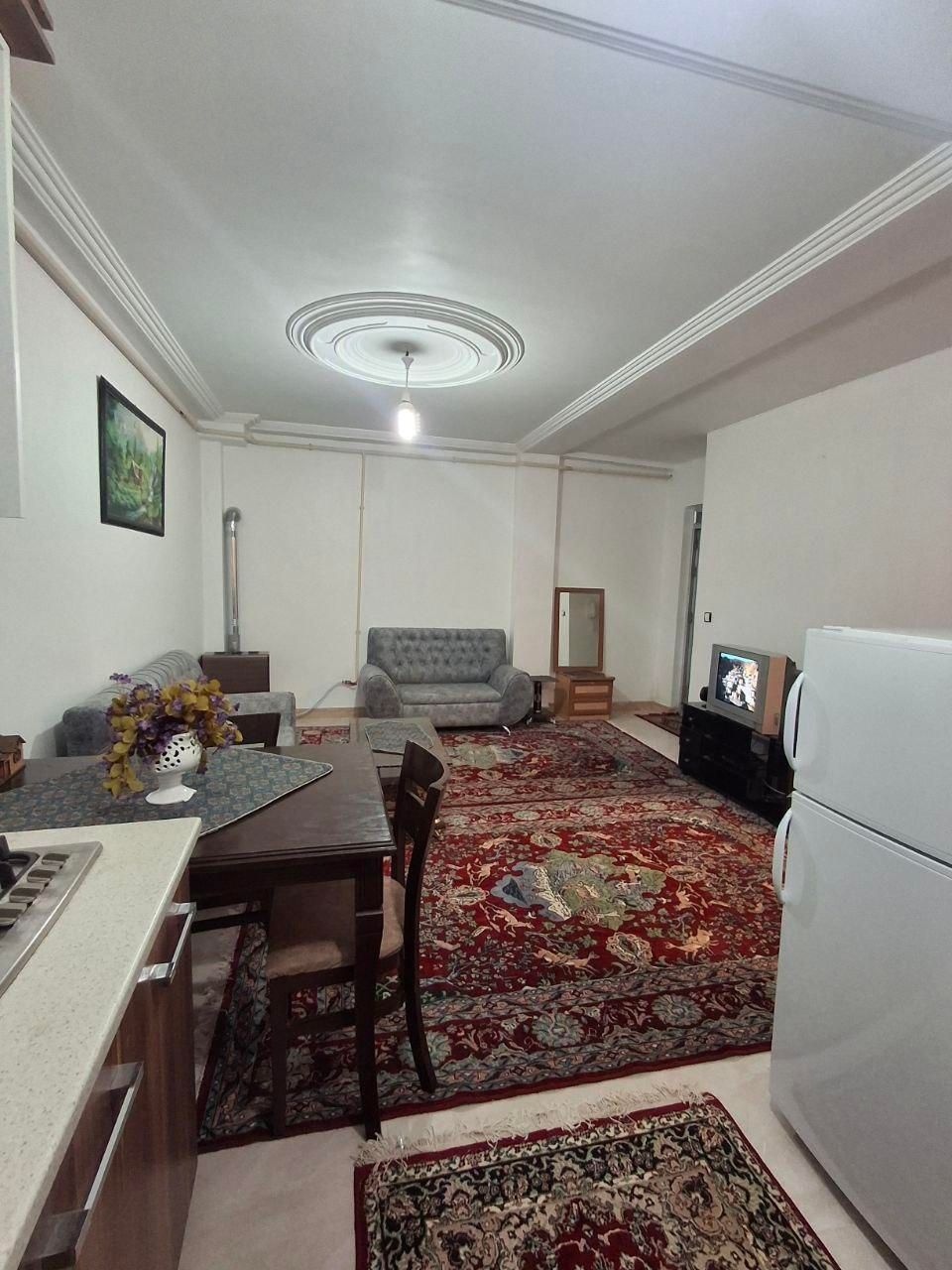 اجاره سوئیت کامل با پارکینگ اختصاصی در بره سر|اجارهٔ کوتاهمدت آپارتمان و سوئیت|برهسر, |دیوار