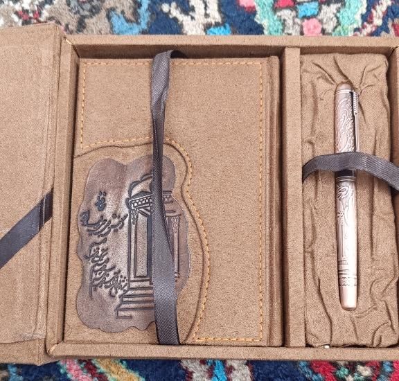 ست دیوان اشعار حافظ با جلد چرم و مخمل|کتاب و مجله ادبی|تهران, خانی آباد نو شمالی|دیوار