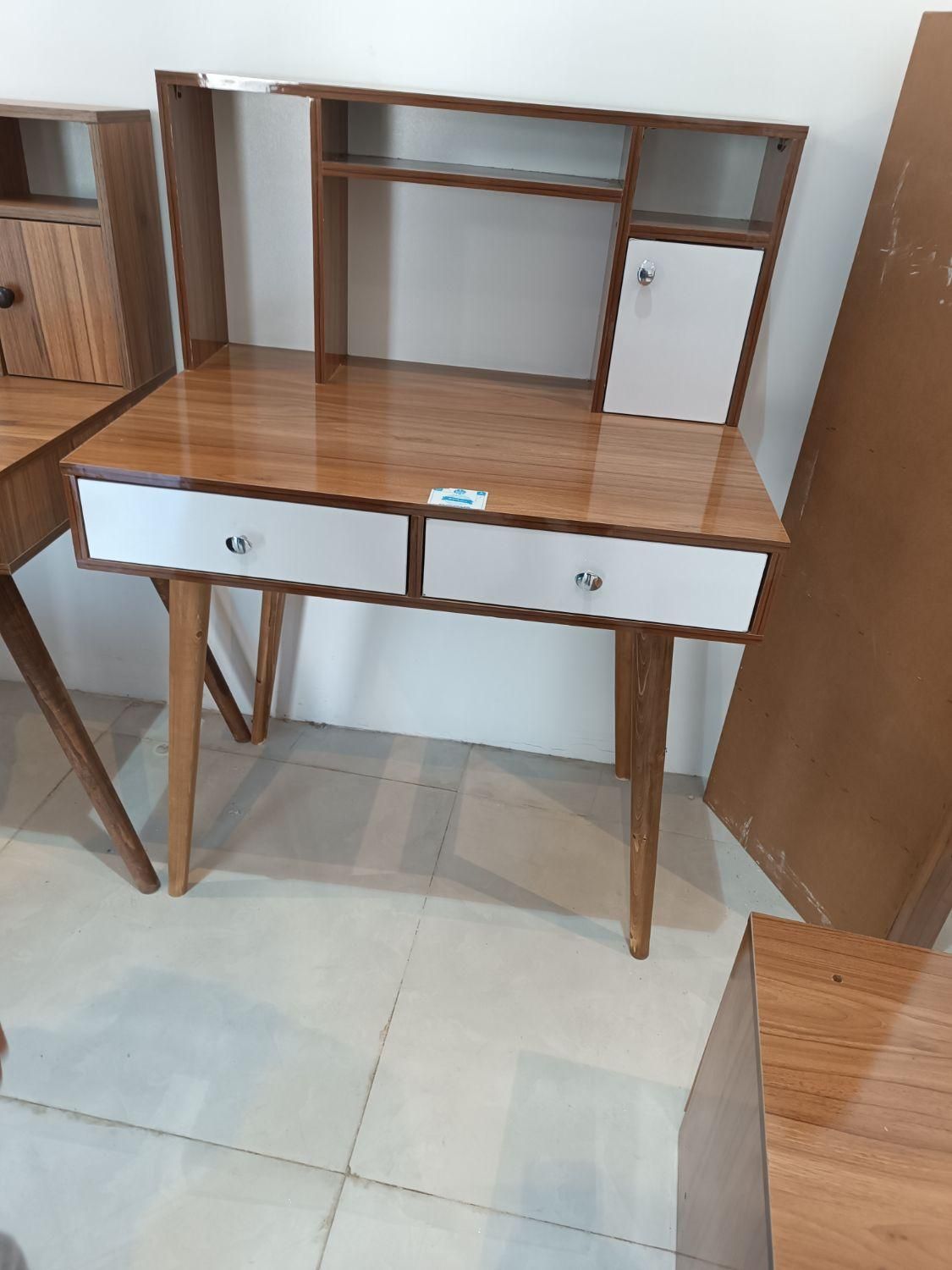 میز تحریر|میز تحریر و کامپیوتر|نیشابور, فرح بخش|دیوار