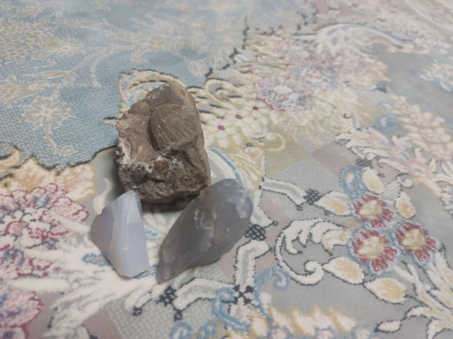 سنگ صدف و دو سنگ جرقه ای|جواهرات|بیرجند, |دیوار