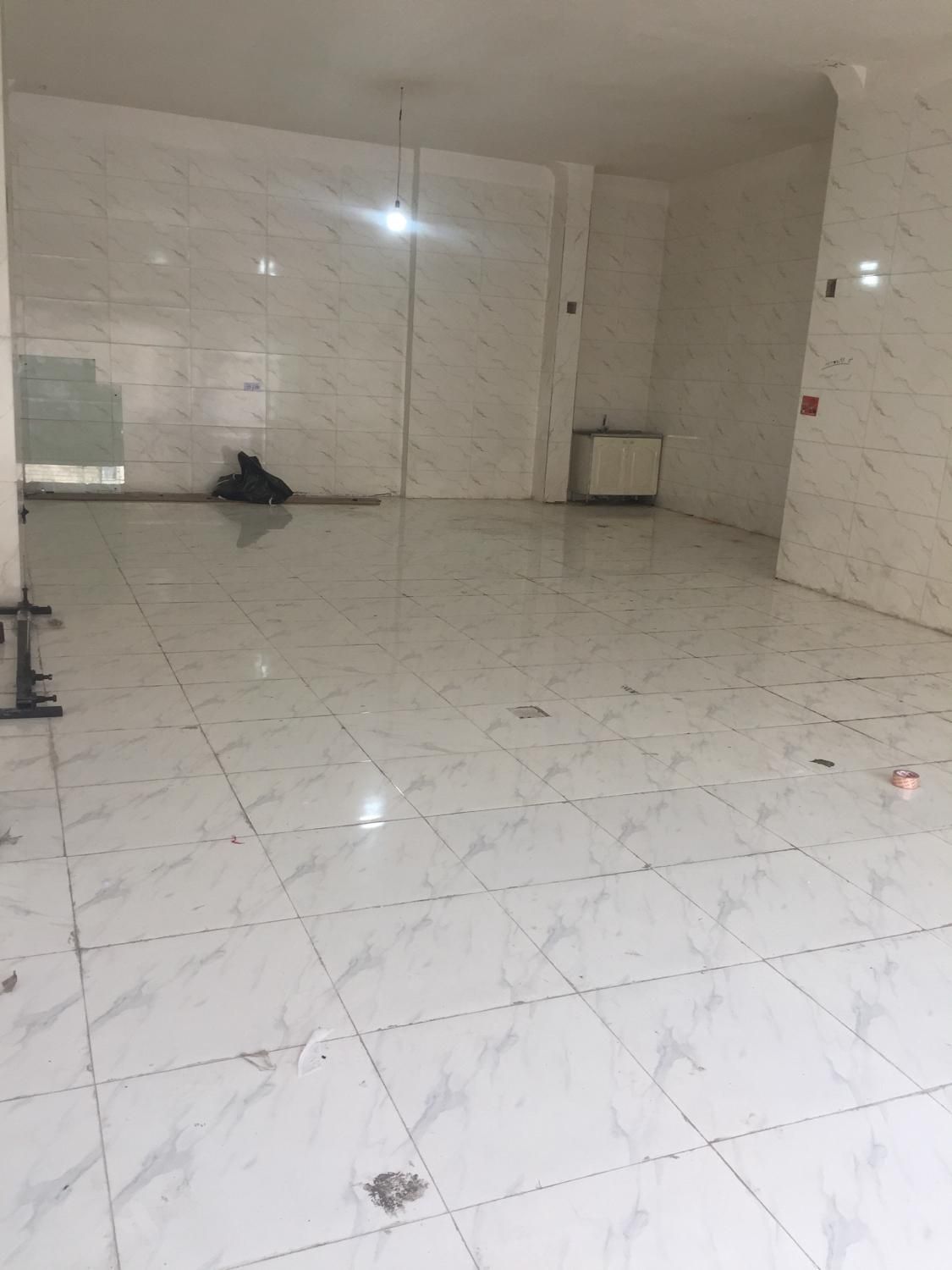 ۱۱۰|اجارهٔ مغازه و غرفه|تهران, کریم‌آباد|دیوار