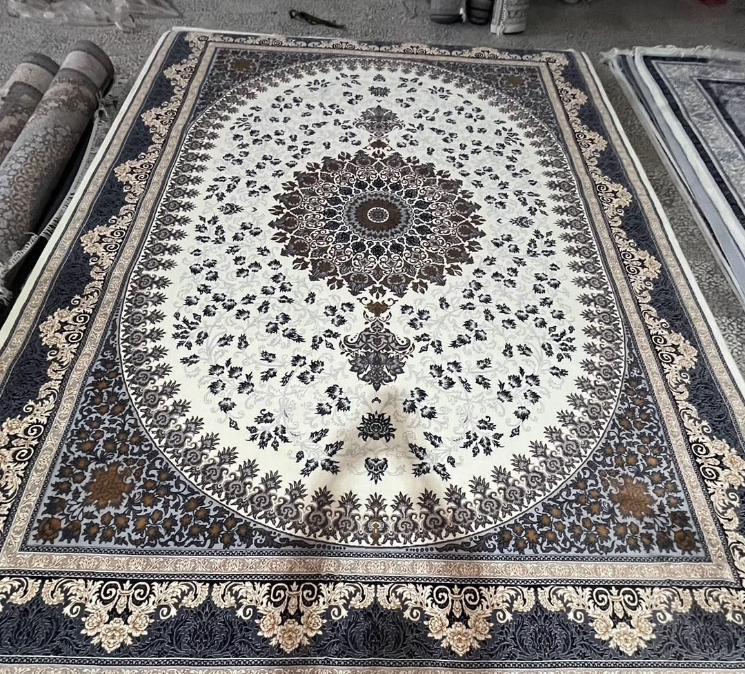 فرش بی سی اف ۷۰۰و۴۴۰شانه وزن ۱۷تا۳۶ کیلو،صادرات|فرش|کاشان, راوند|دیوار