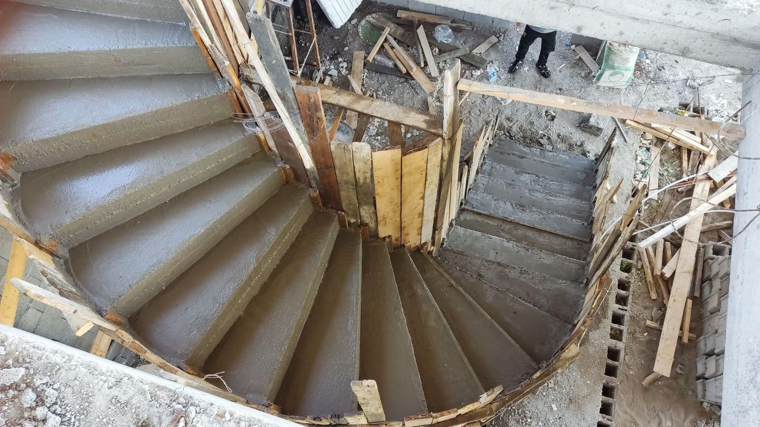 طراحی و اجرای انواع پله گرد بتنی و پله 2و4پاگرد|خدمات پیشه و مهارت|کرج, حصارک بالا|دیوار