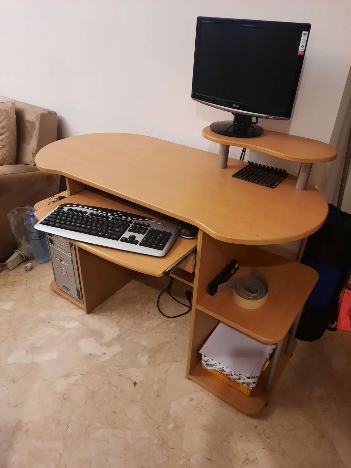 کامپیوتر pc بامانیتور و میز|میز تحریر و کامپیوتر|تهران, دروس|دیوار
