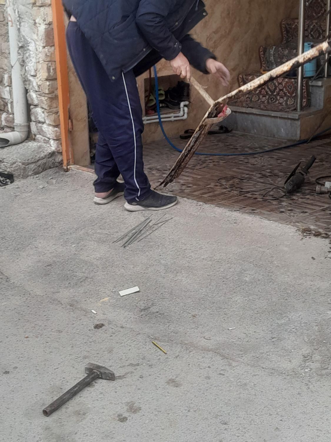 جوشکاری ونصب درب وکابینت وکمددیواری چوب و فلزی|خدمات پیشه و مهارت|ساوه, |دیوار