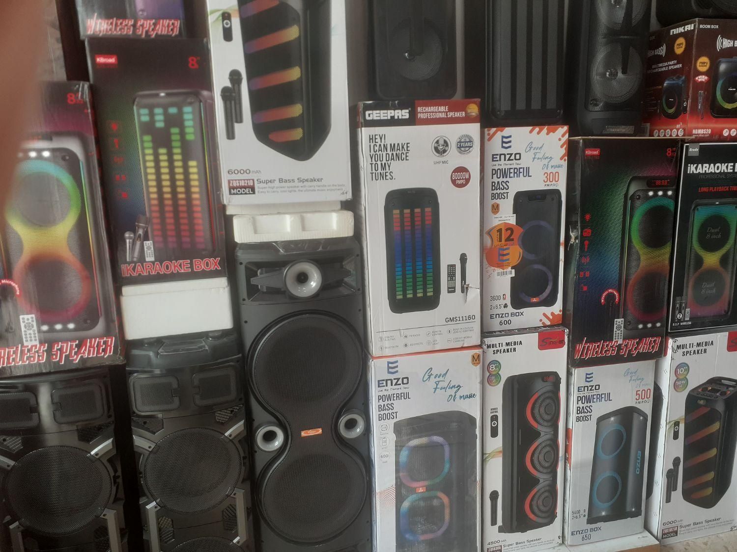 اسپیکر مولتی مدیا  ۸۰ سانتی  بیس دار میکروفن بیسیم|سیستم صوتی خانگی|اصفهان, شفق|دیوار