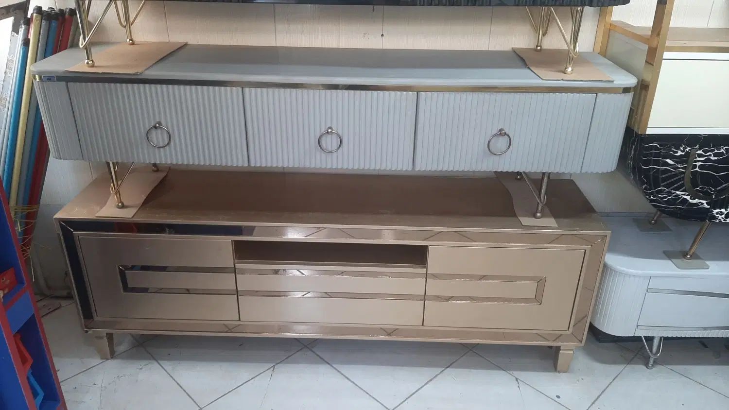 حراج میز lcd بعلت کمبود جا و تغییرشغل یا معاوضه|حراج|چهاردانگه (تهران), |دیوار