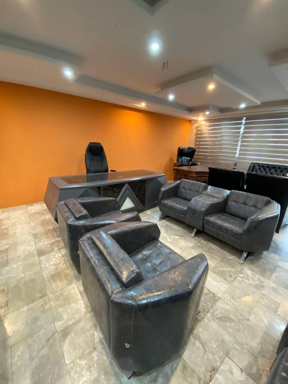 میز فلز چوب صندلی چرم مبل کتابخانه قفسه کنسول بانک|دفتر کار|ایلام, |دیوار