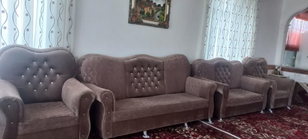 مبل راحتی|مبلمان خانگی و میز عسلی|میانه, |دیوار