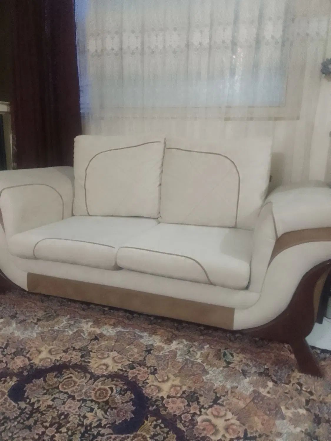 مبل راحتی ۴نفره|مبلمان خانگی و میز عسلی|تهران, هاشمی|دیوار