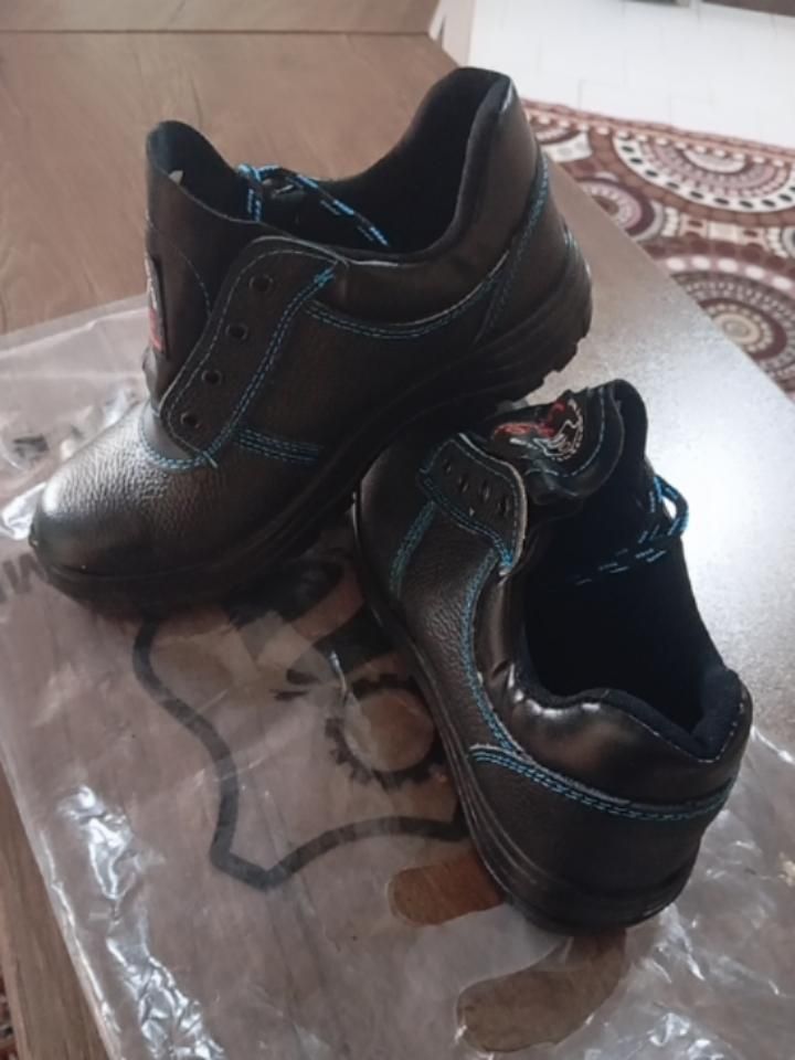 یک جفت کفش کار ایمنی|کیف، کفش، کمربند|نظرآباد, شهرک صنعتی سپهر|دیوار