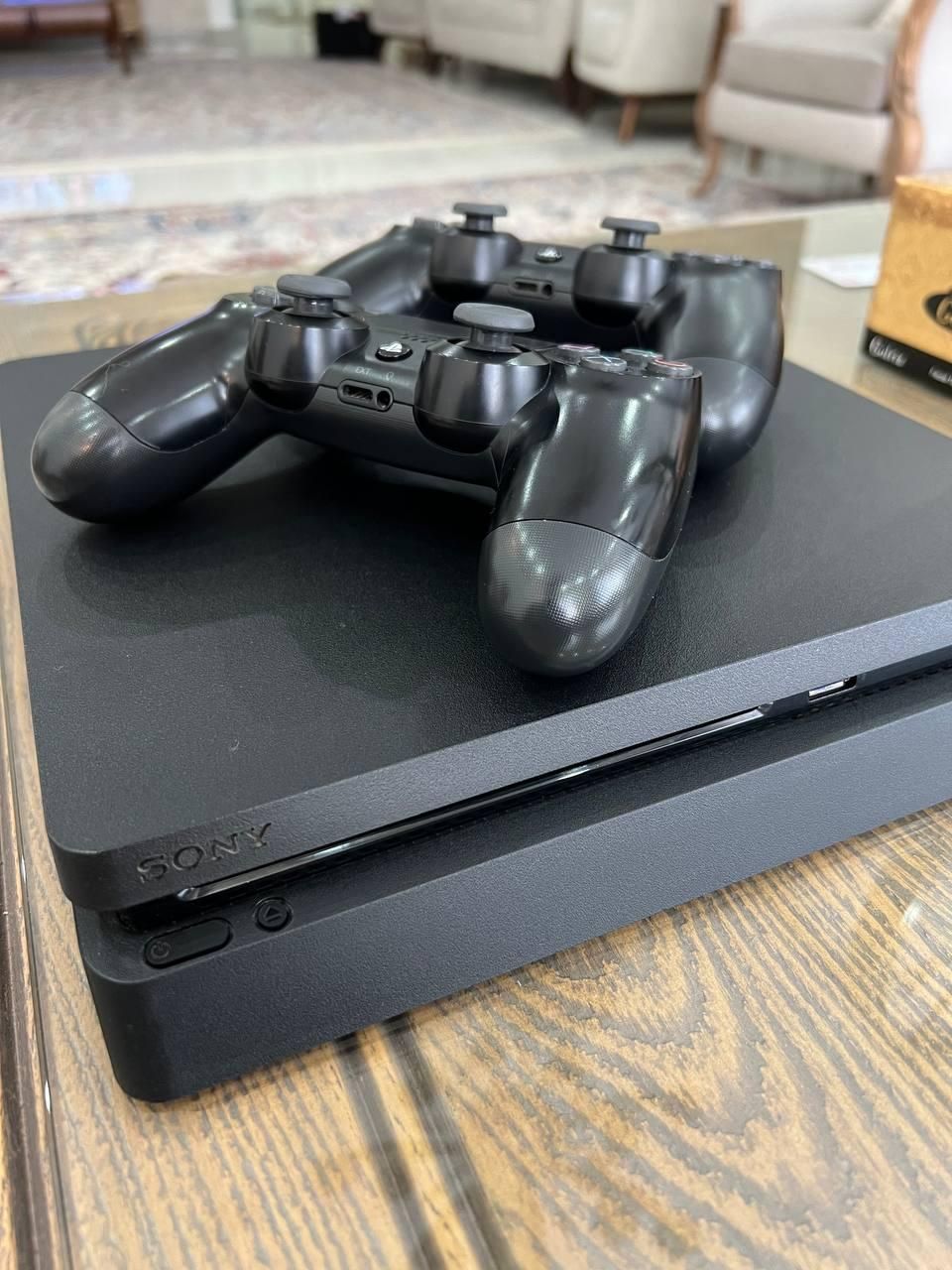 ps4 slim کپی خور(فلش) ورژن ۹ بسیار نو|کنسول، بازی ویدئویی و آنلاین|مشهد, دانشجو|دیوار