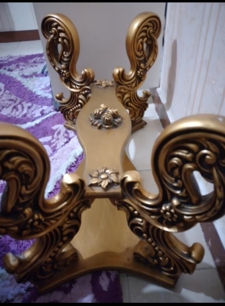 مبل ۷نفره کارکرده با سه عدد میز عسلی باقیمت مناسب|مبلمان خانگی و میز عسلی|قرچک, شهرک طلائیه|دیوار