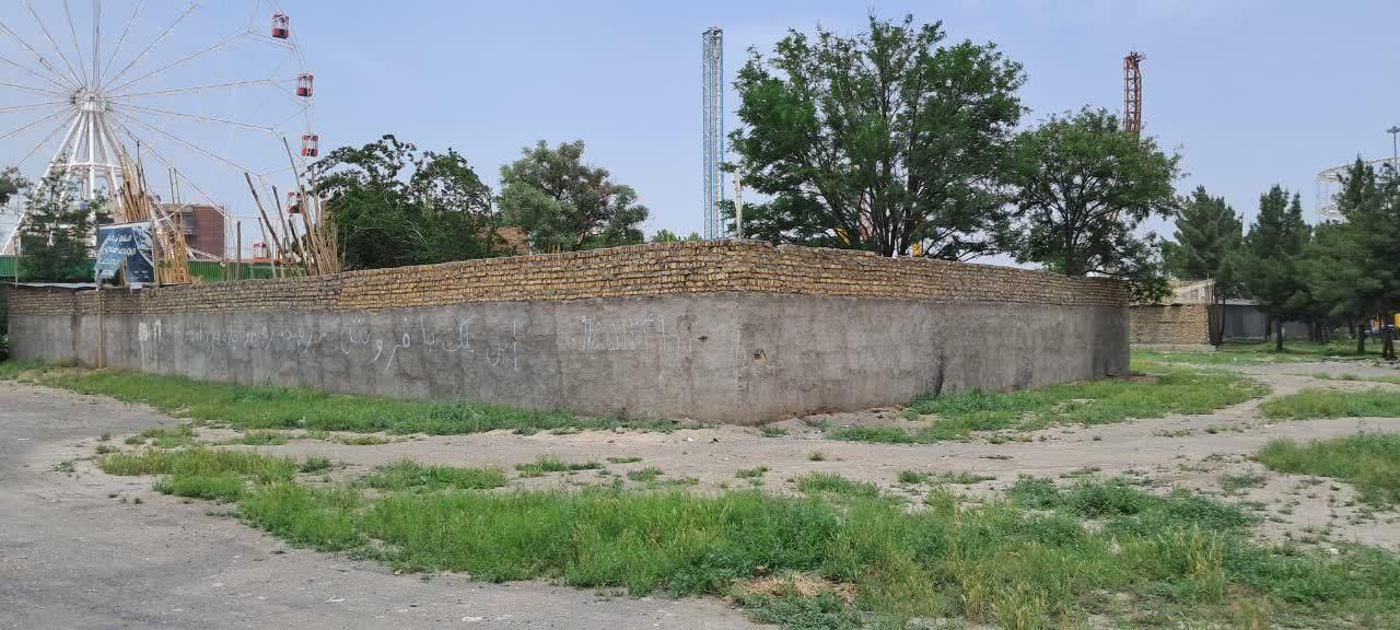 زمین دور دیوار ۱۰۰۰متر/مناسب کارگاه حاشیه صدمتری|اجارهٔ دفتر صنعتی، کشاورزی، تجاری|مشهد, خین عرب|دیوار