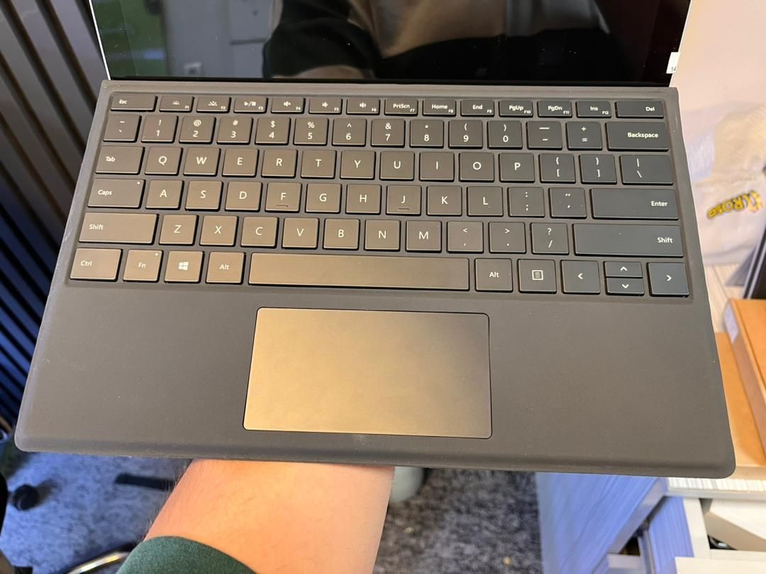 لب تاب surface|رایانه همراه|لاهیجان, قیام|دیوار