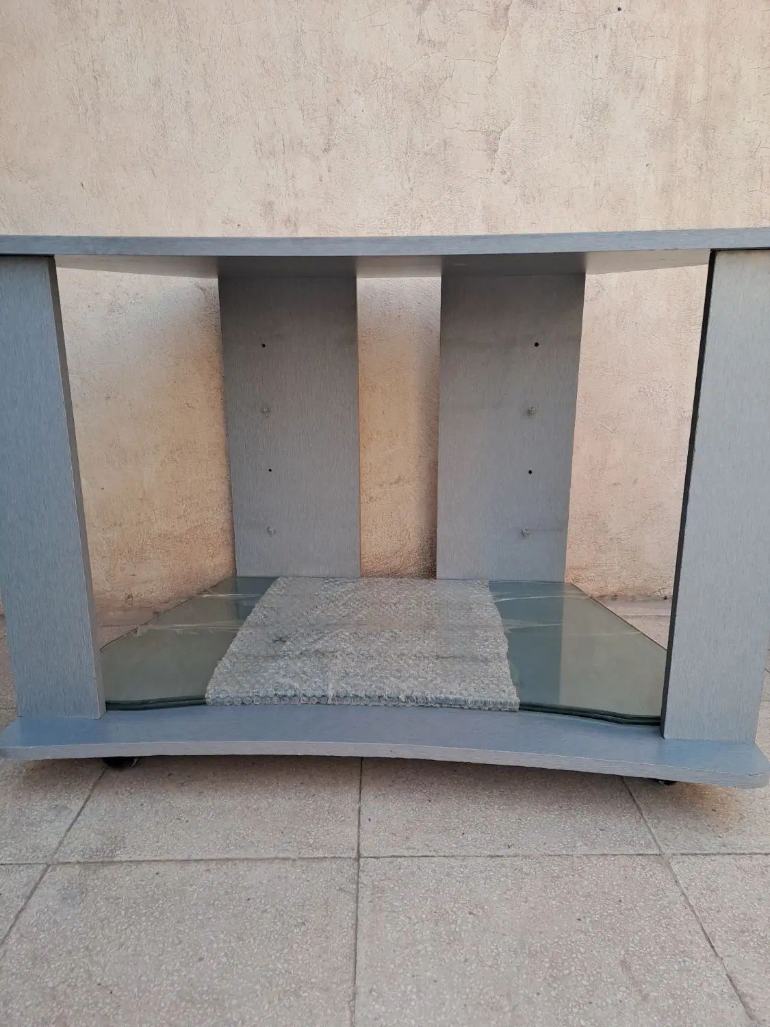 میز تلویزیون MDF چرخدار مناسب تا ۳۲ اینچ|میز تلویزیون|اصفهان, جوزدان الیادران|دیوار