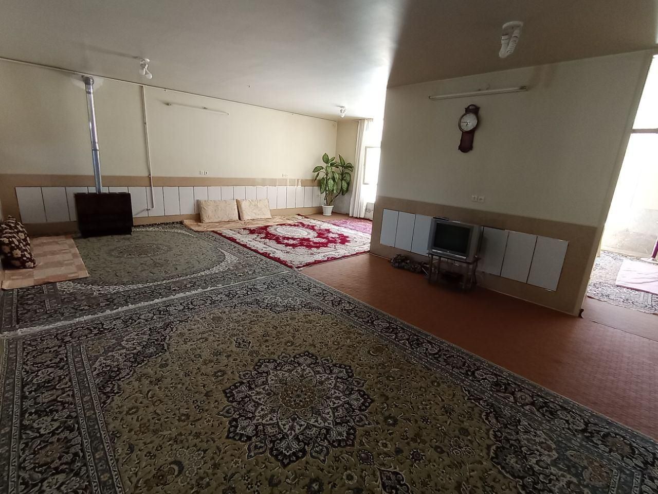 اجاره روزانه منزل در شهر چادگان|اجارهٔ کوتاه‌مدت آپارتمان و سوئیت|اصفهان, باغ دریاچه|دیوار