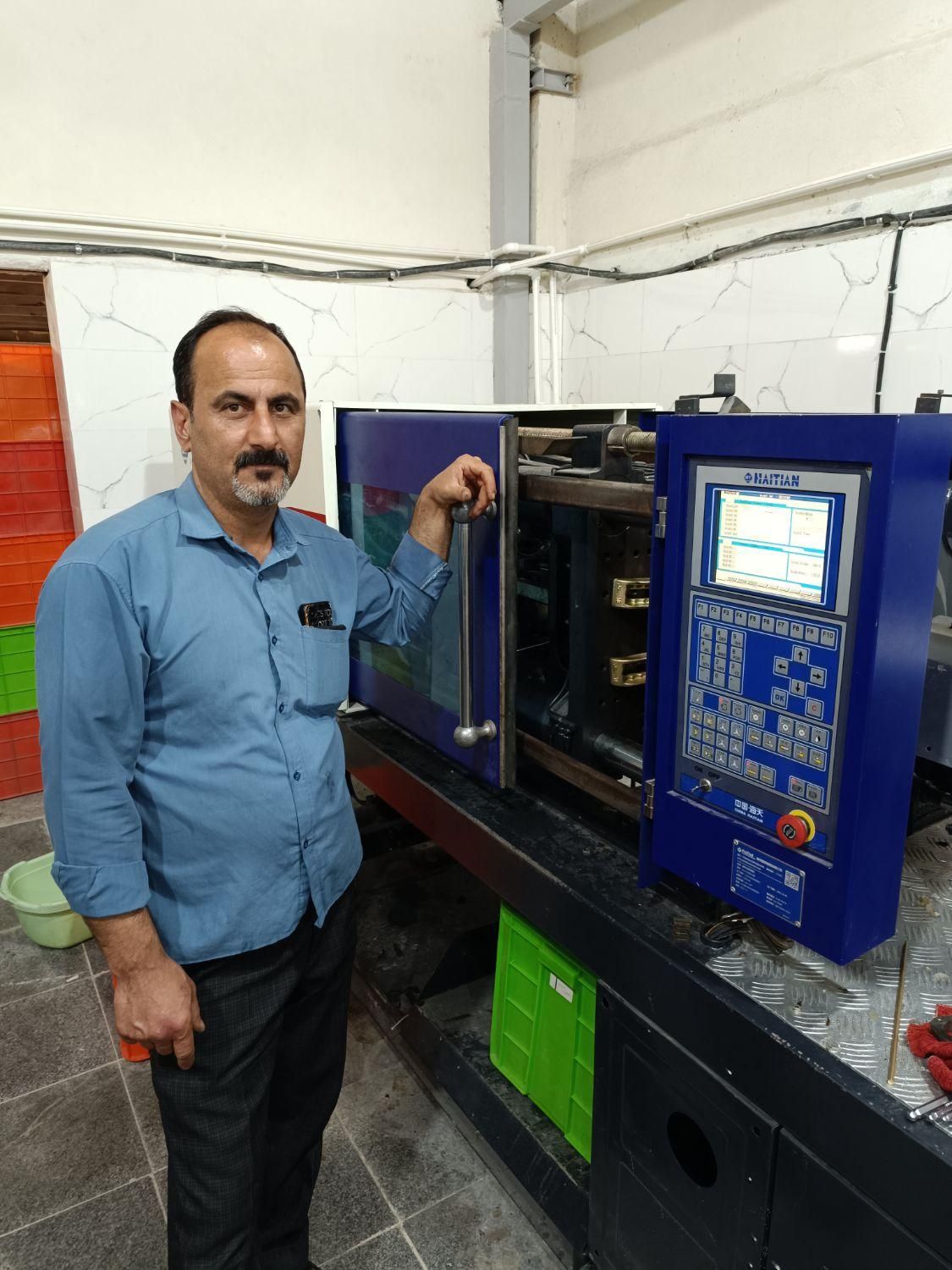 نصب راه اندازی آموزش دستگاه تزریق پلاستیک امینزاده|ماشین‌آلات صنعتی|اشتهارد, |دیوار