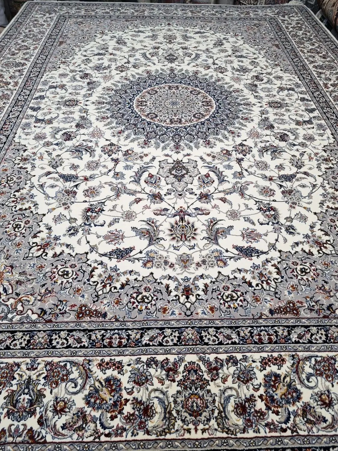نمایشگاه وفروشگاه خانه فرش( تعویض نوباکهنه)|فرش|اصفهان, خانه اصفهان|دیوار