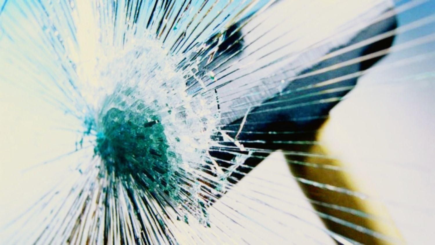 * شیشه بری 1* شیشه سکوریت 1* سرویس 1*|خدمات پیشه و مهارت|تهران, صادقیه|دیوار