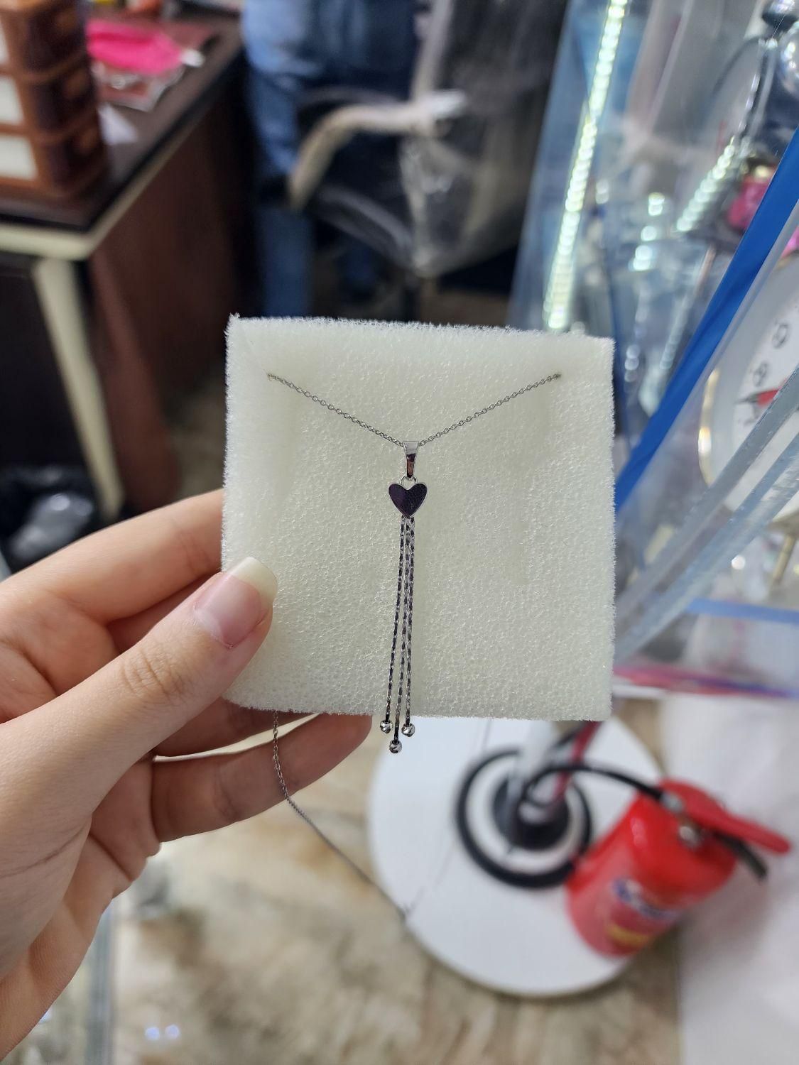 پلاک اویز با زنجیر نقره اصلی|بدلیجات|کرمانشاه, |دیوار