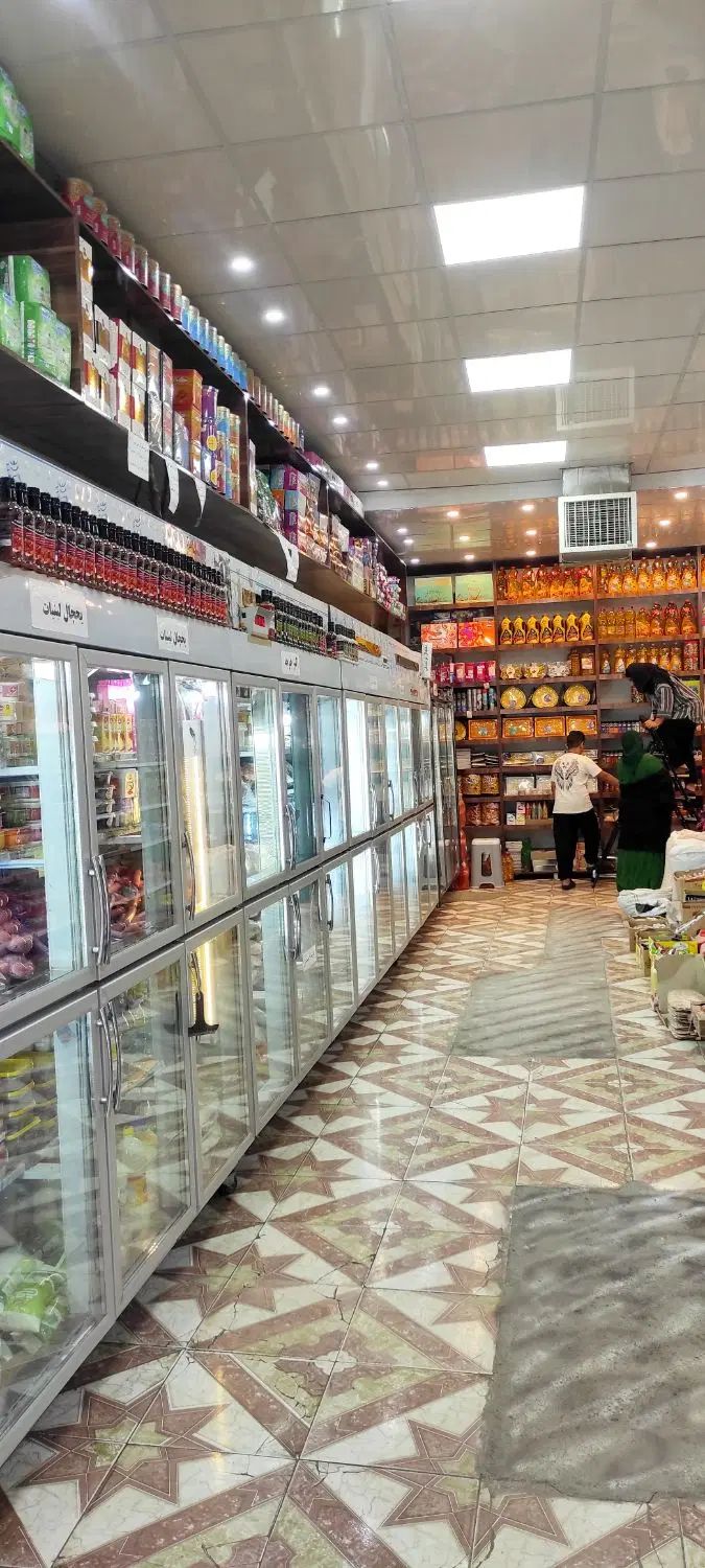یک آقا برا خورد کردن مرغ و۲تاخانم برافروشندگی|استخدام خدمات فروشگاه و رستوران|لردگان, |دیوار