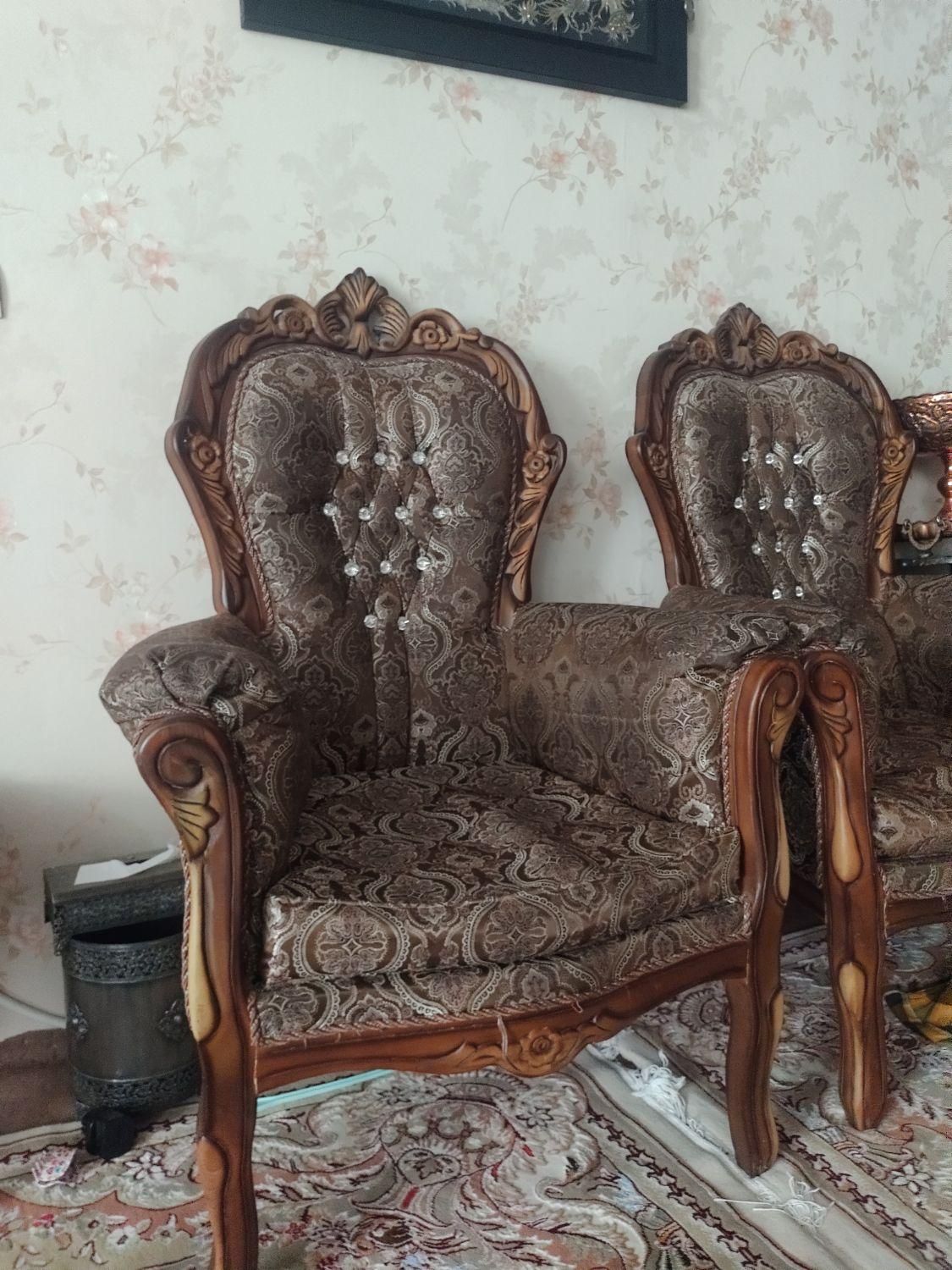 نه نفره قیمت  ۱۰ میلیون چوب راش  اصلی با میز بزرگ|مبلمان خانگی و میز عسلی|اصفهان, فردوان|دیوار
