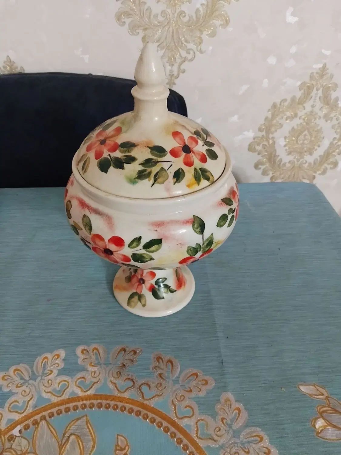 شکلات خوری پایه دار|ظروف سرو و پذیرایی|تهران, راه آهن|دیوار