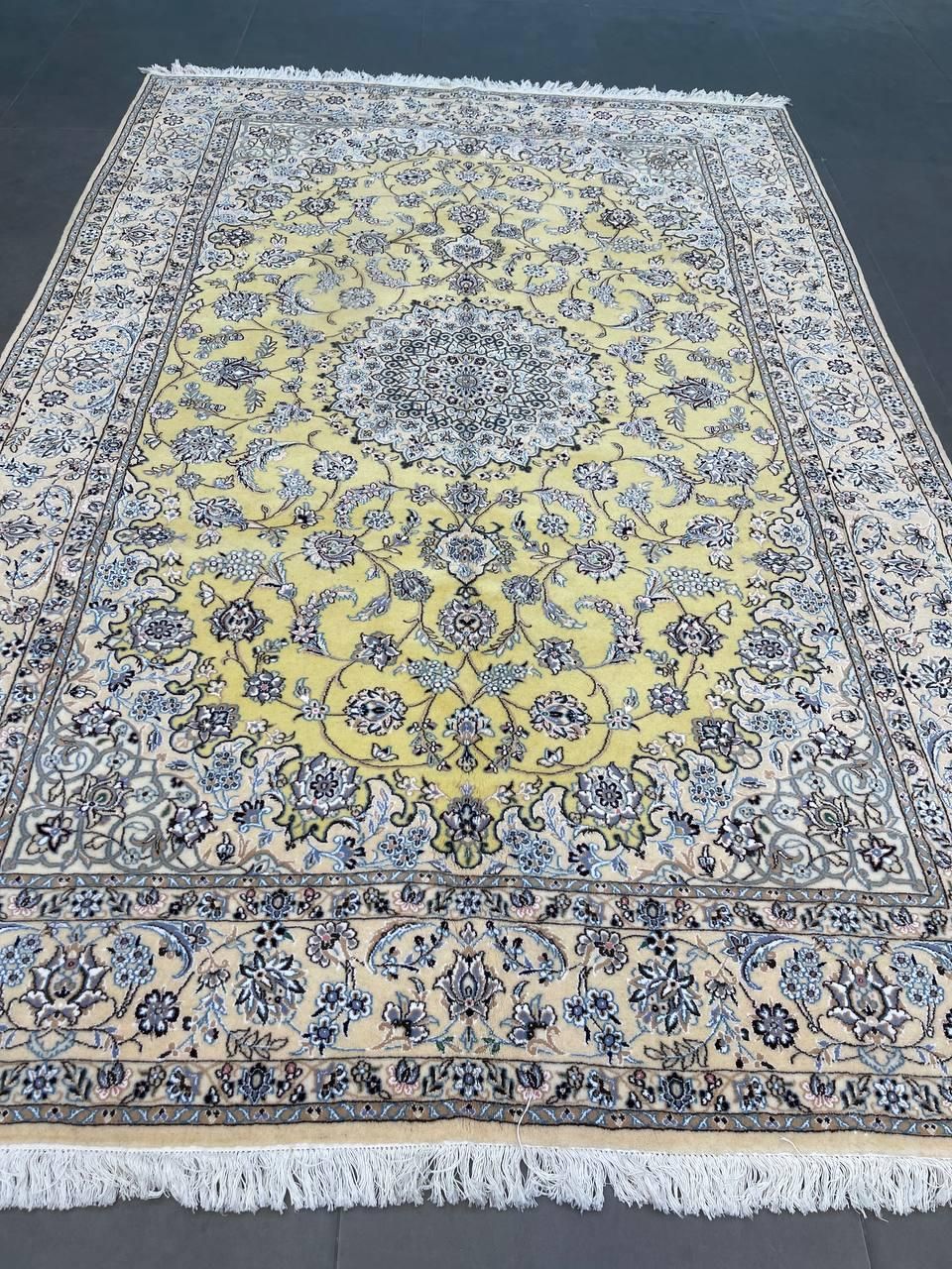 فرش دستباف (بساک) تک ۶ متری نایین لیمویی|فرش|مشکیندشت, |دیوار