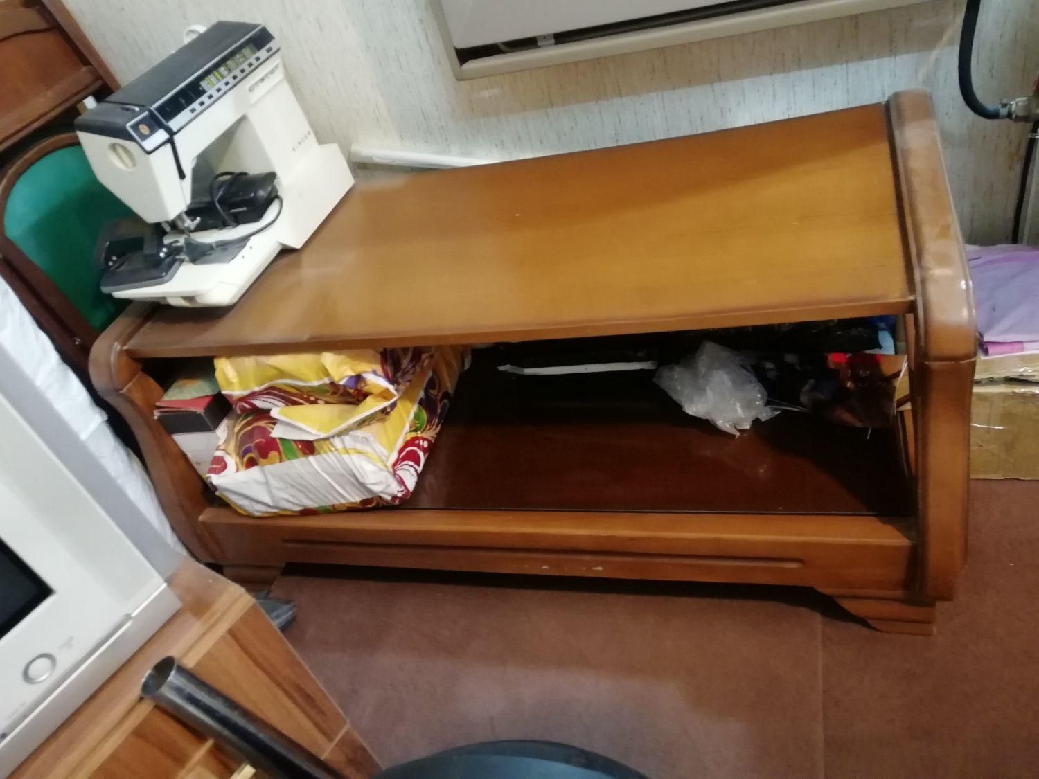 فروش مبل چهارنفره دسته چوبی ( چوب گردو) با میز وسط|مبلمان خانگی و میز عسلی|شیراز, بعثت|دیوار