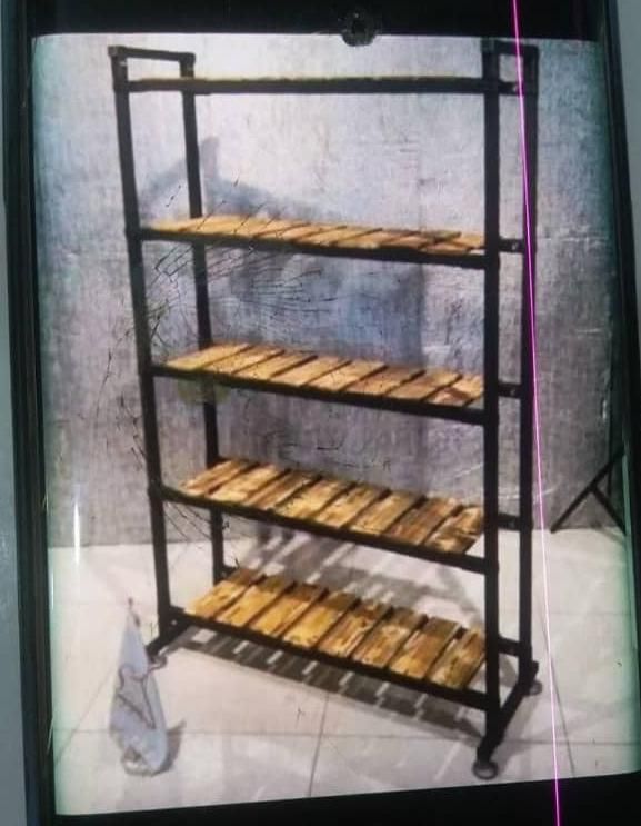 تاشو رخت دار قفسه خور کد ۵۴|بندرخت و رخت‌آویز|تهران, نعمت‌آباد|دیوار