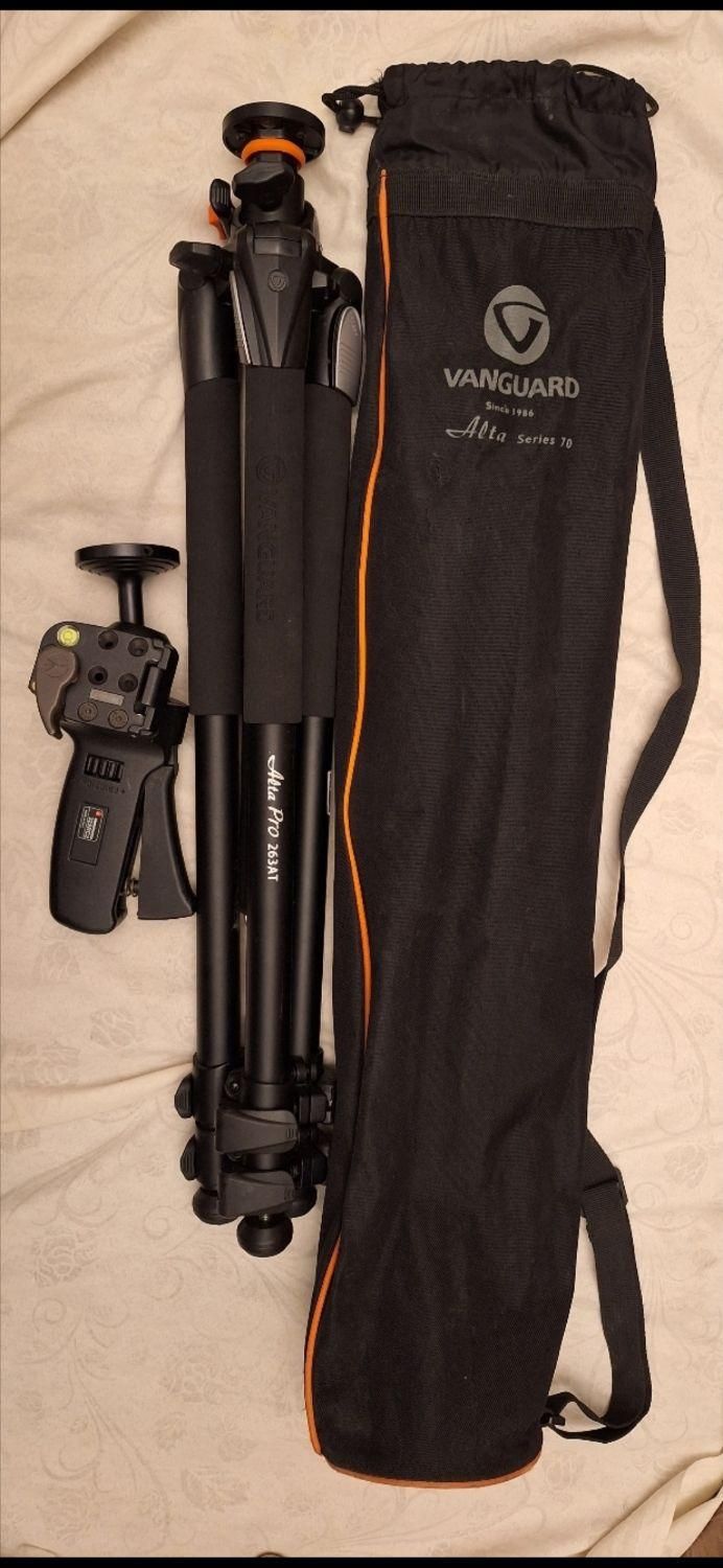 سه پایه عکاسی ونگارد و هد مانفروتو|دوربین عکاسی و فیلمبرداری|تهران, جنتآباد شمالی|دیوار