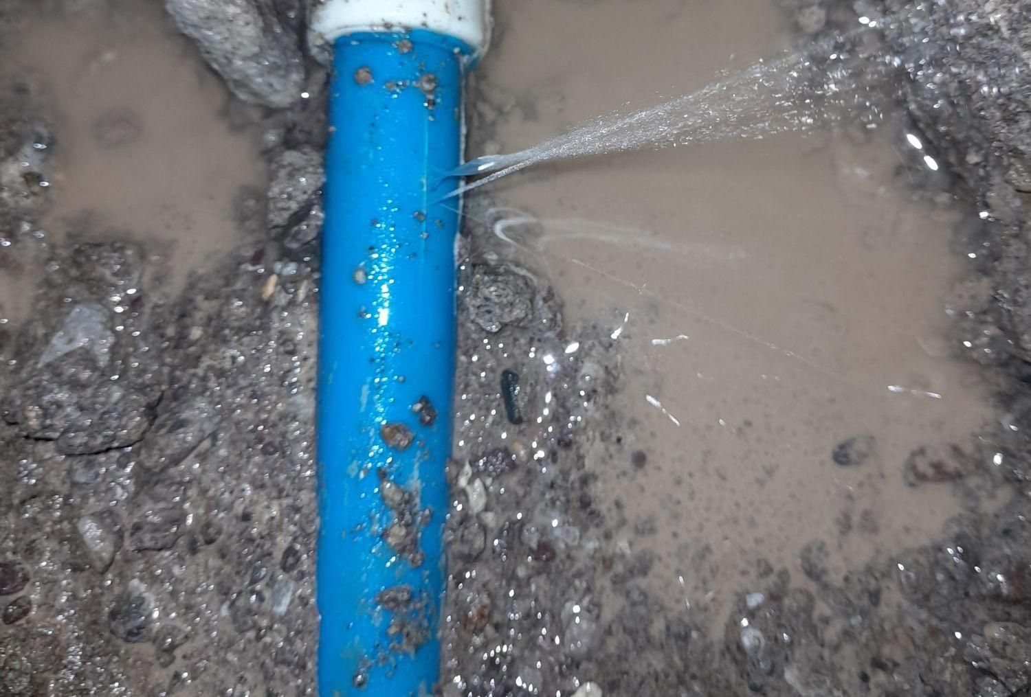 سرویس نصب تعمیر آبگرمکن پمپ پکیج لوله کشی نشت یابی|خدمات پیشه و مهارت|اصفهان, برازنده|دیوار