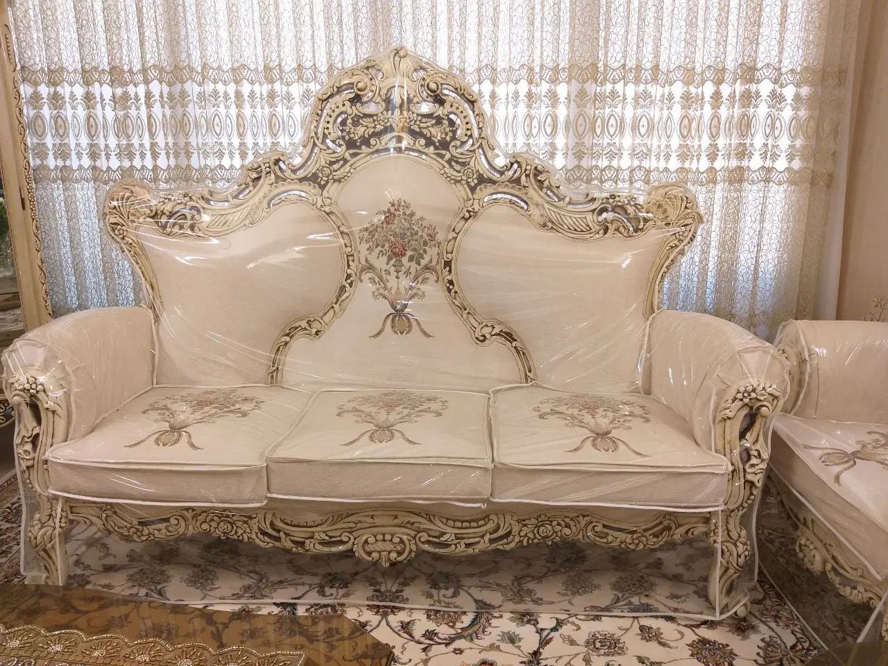 مبل ۹ نفره ناهار خوری ۶ نفره و آیینه و کنسول|مبلمان خانگی و میز عسلی|اصفهان, مرداویج|دیوار