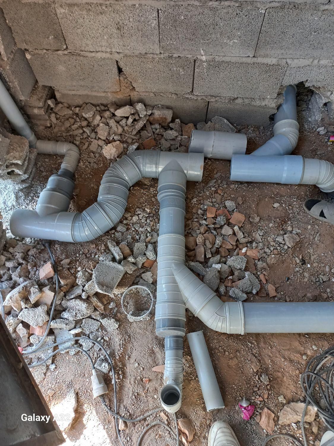 لوله کشی آب وفاضلاب و تعمیر و نصب سیفن توالت|خدمات پیشه و مهارت|تبریز, |دیوار